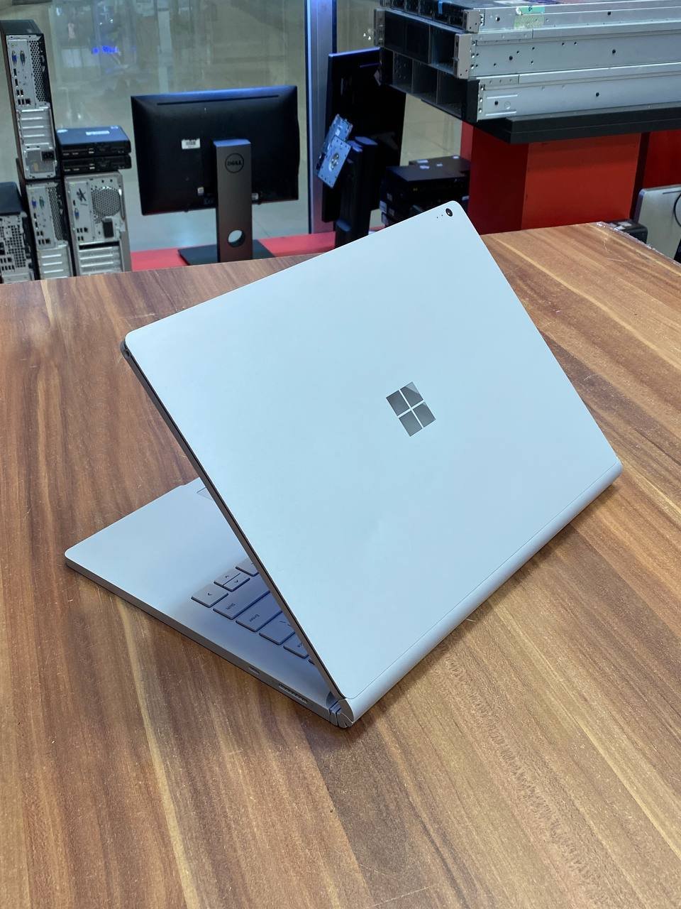 ?  Microsoft  Surface  BOOK 3
