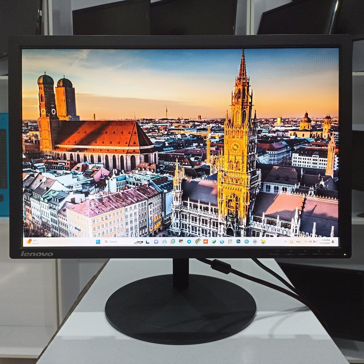 مانیتور 22 اینچ Lenovo T2254P - تصویر 2